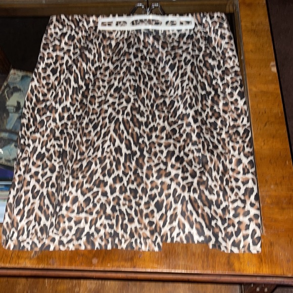 Lessors print skirt - Picture 4 of 8